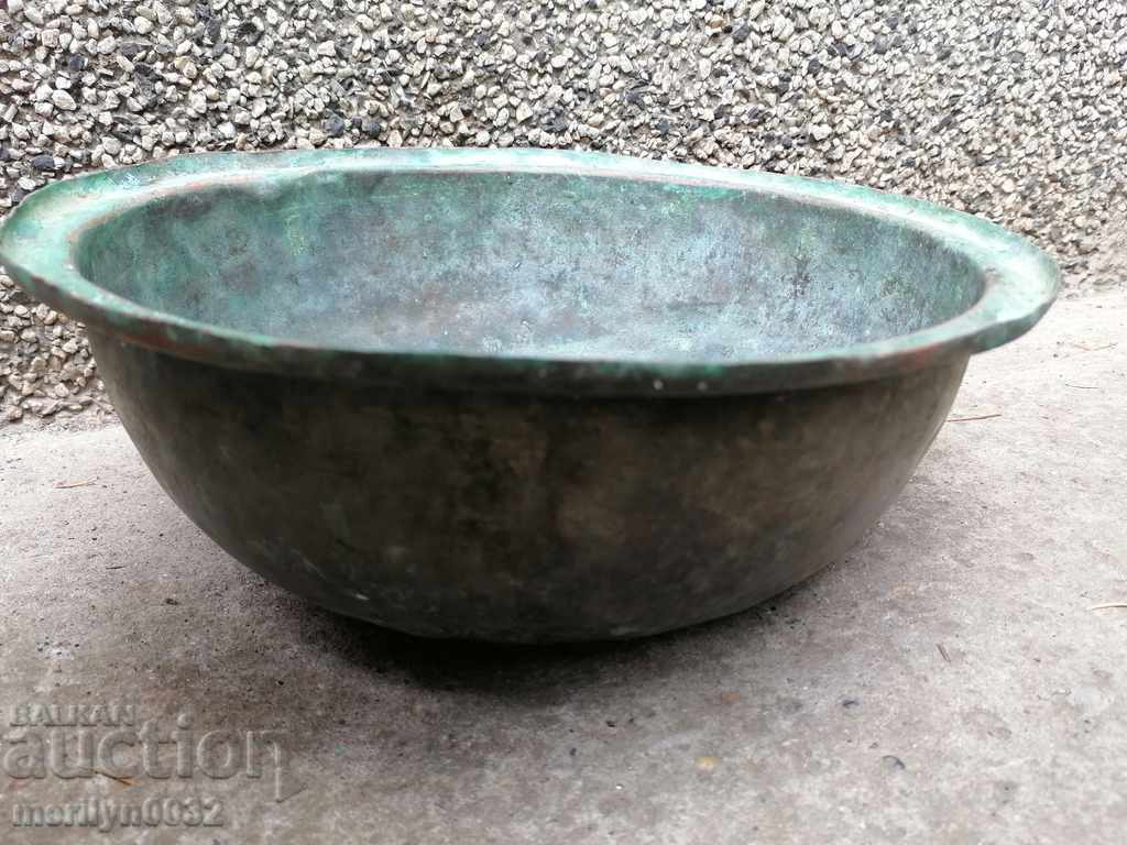 Auction  Copper basin basin copper copper vessel bassan