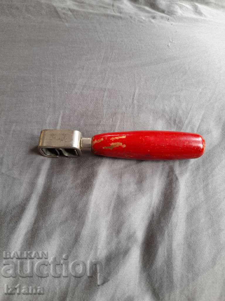 Delivery of Old Rotary knife sharpener Delivery of Old Rotary knife sharpener