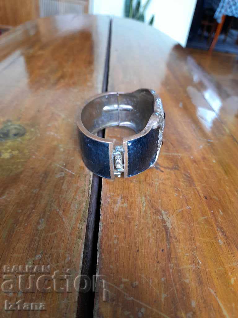 Old owl bracelet with price 30.00 BGN | € 15.34 Old owl bracelet with price 30.00 BGN | € 15.34