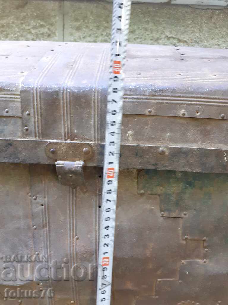 Authentic old Revival chest for chaise with metal fittings - 7 Authentic old Revival chest for chaise with metal fittings - 7