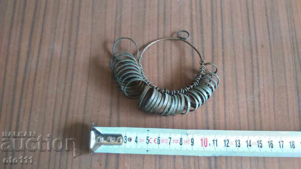 OLD MEASUREMENTS - RING LINKS - BRONZE