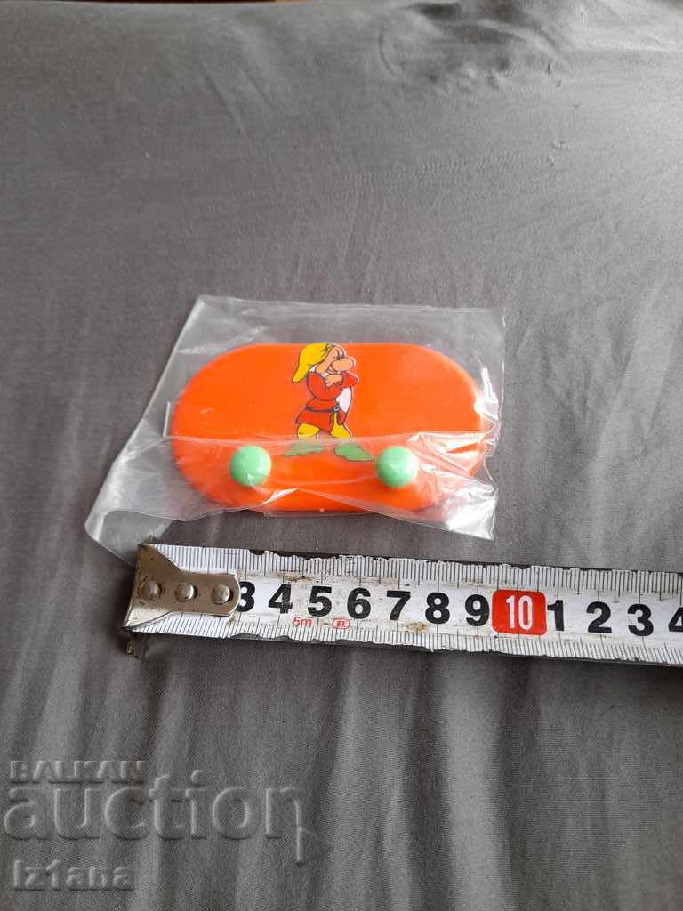 Delivery of Old baby hanger