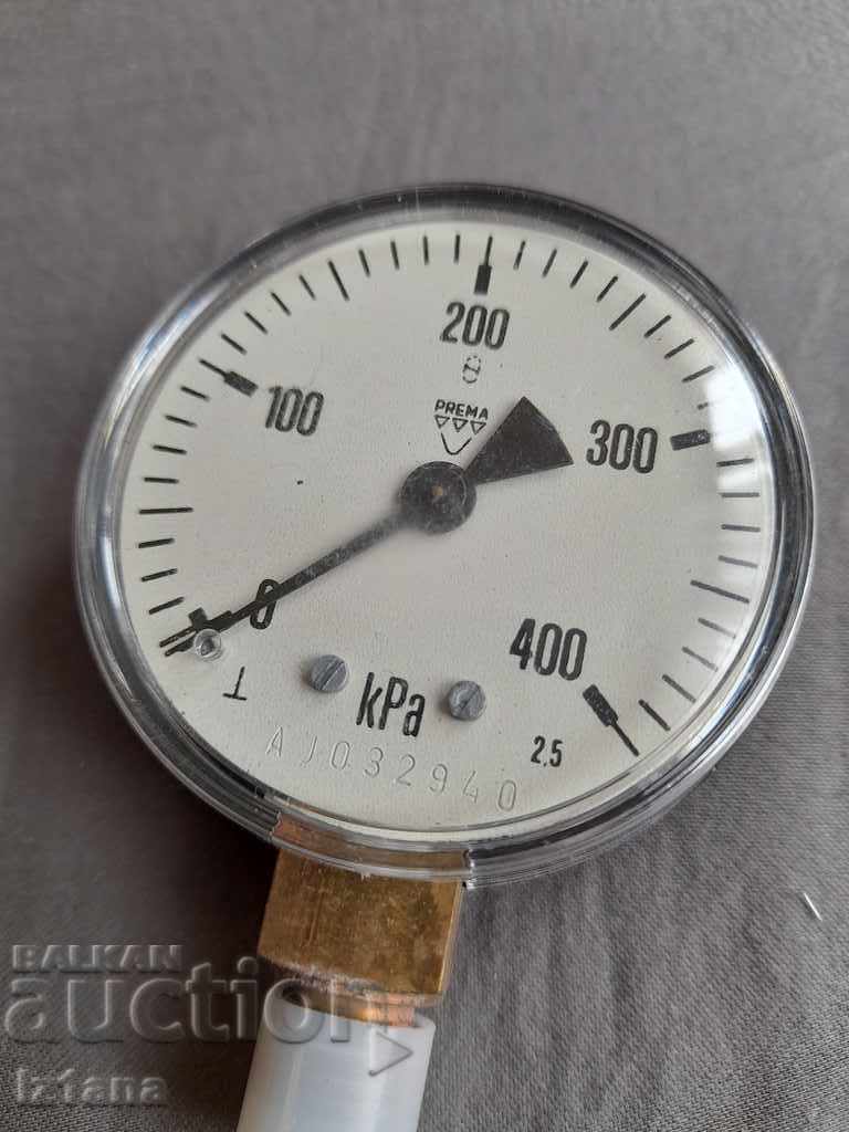 Old pressure gauge with price 22.00 BGN | € 11.25 Old pressure gauge with price 22.00 BGN | € 11.25