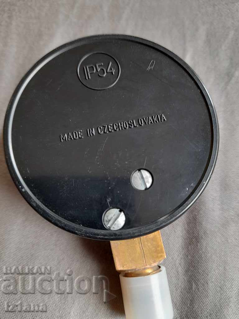Old pressure gauge - 6 Old pressure gauge - 6