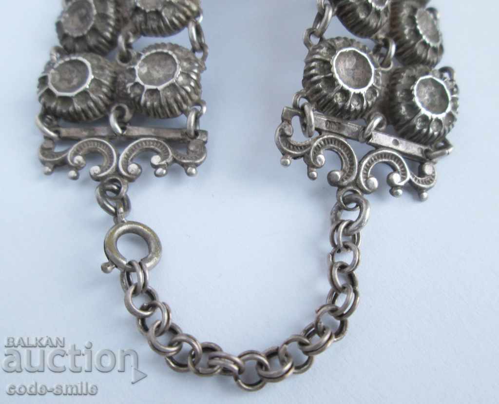 Old antique women's silver bracelet jewelry silver with price 55.00 BGN | € 28.12 Old antique women's silver bracelet jewelry silver with price 55.00 BGN | € 28.12