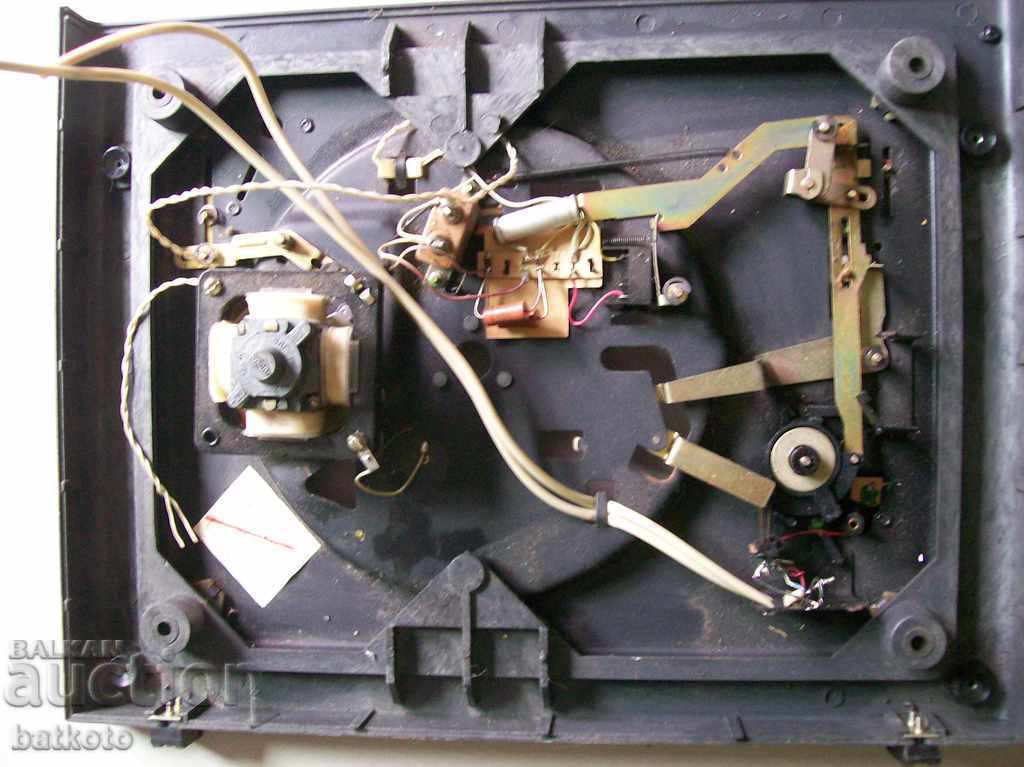 Mechanics with a turntable motor with price 10.00 BGN | € 5.11 Mechanics with a turntable motor with price 10.00 BGN | € 5.11