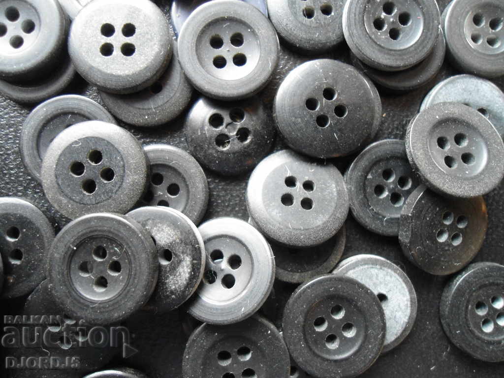 Old buttons, 100 pieces with price 7.00 BGN | € 3.58