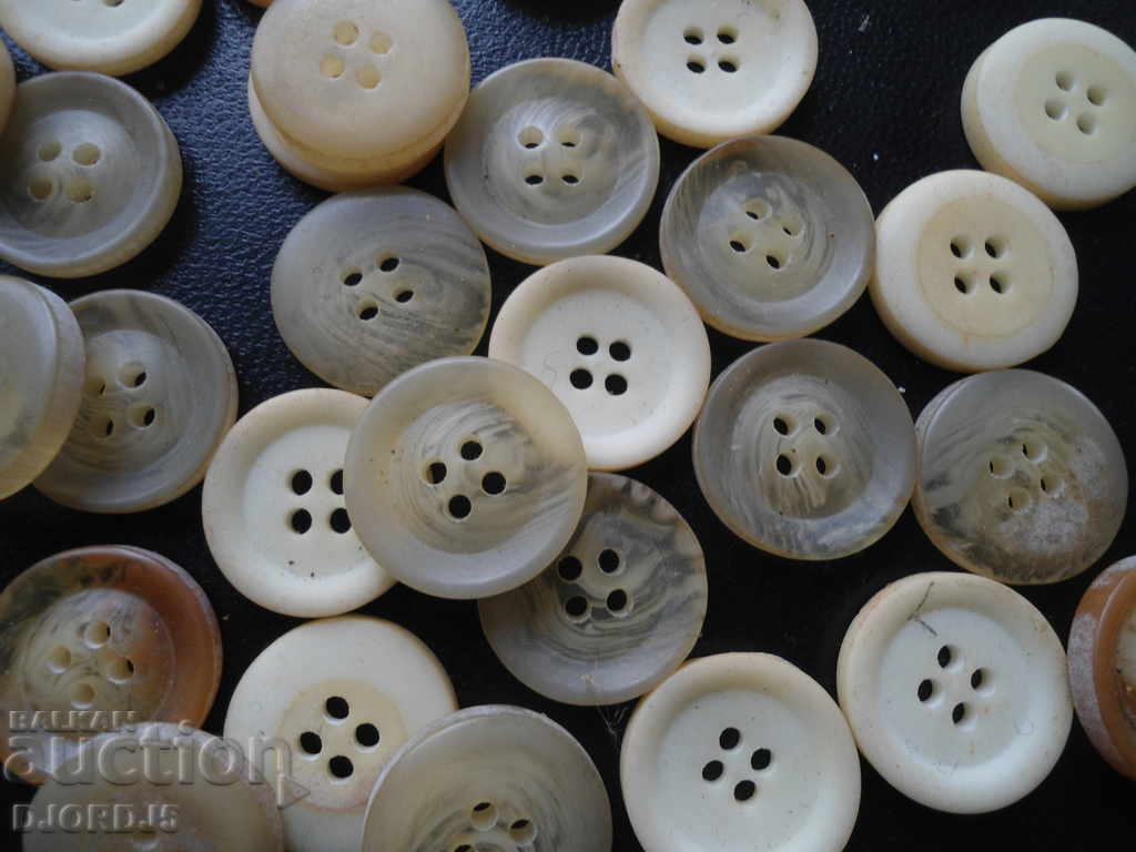 Old buttons, 35 pieces with price 4.00 BGN | € 2.05 Old buttons, 35 pieces with price 4.00 BGN | € 2.05