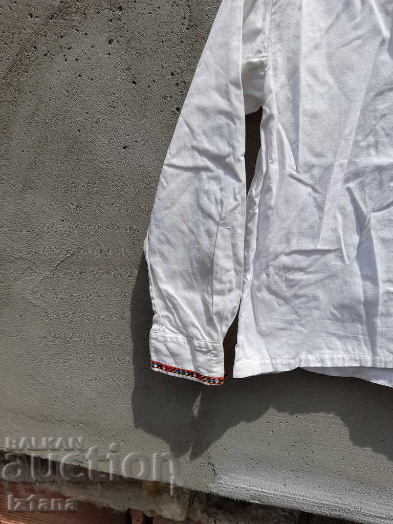 Δημοπρασία Παλιά παιδικά πουκάμισα για φορεσιά Δημοπρασία Παλιά παιδικά πουκάμισα για φορεσιά