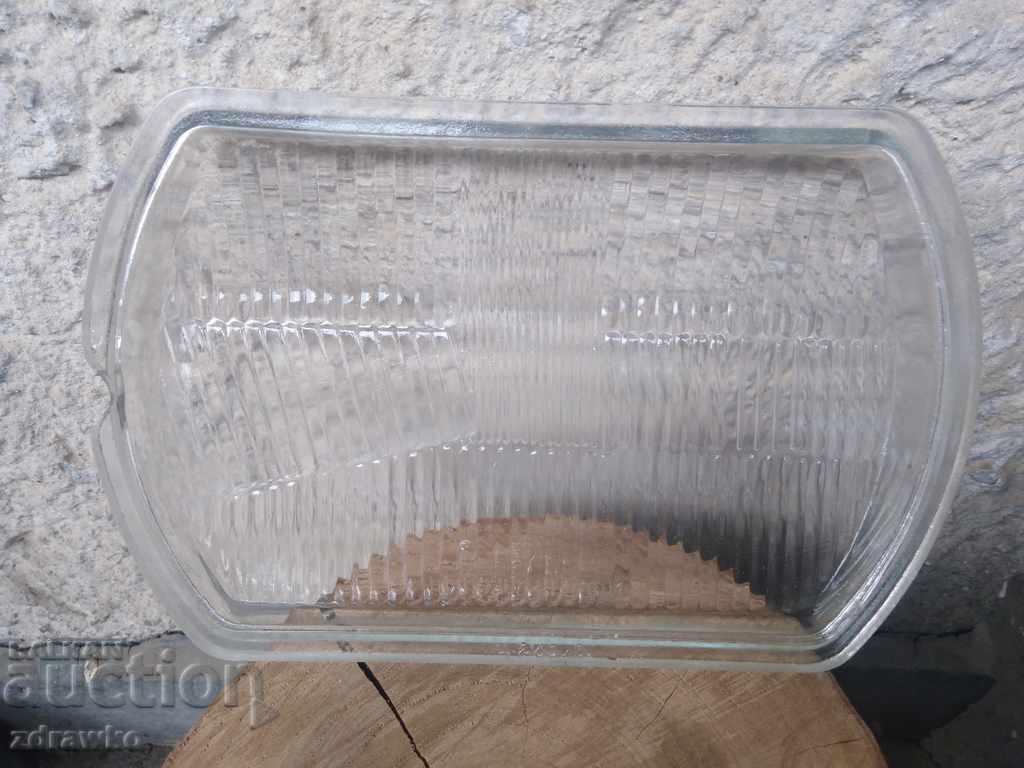 Moskvich headlight glass with price 15.00 BGN | € 7.67 Moskvich headlight glass with price 15.00 BGN | € 7.67