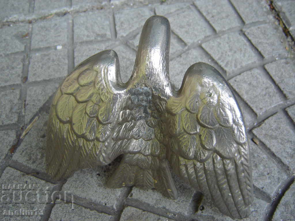 Auction METAL EAGLE FIGURE STATUE Auction METAL EAGLE FIGURE STATUE