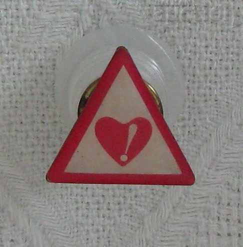 ROAD SIGN HEART HEAD PIN PIN