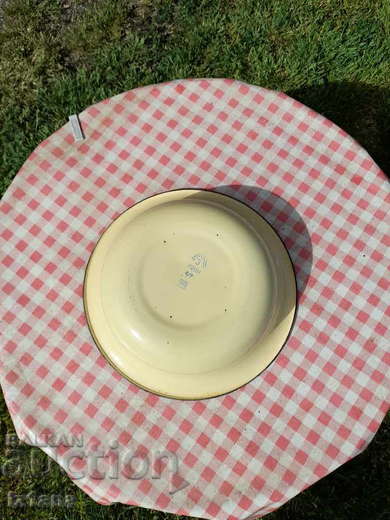 Παράδοση Παλιά εμαγιέ μπολ Παράδοση Παλιά εμαγιέ μπολ