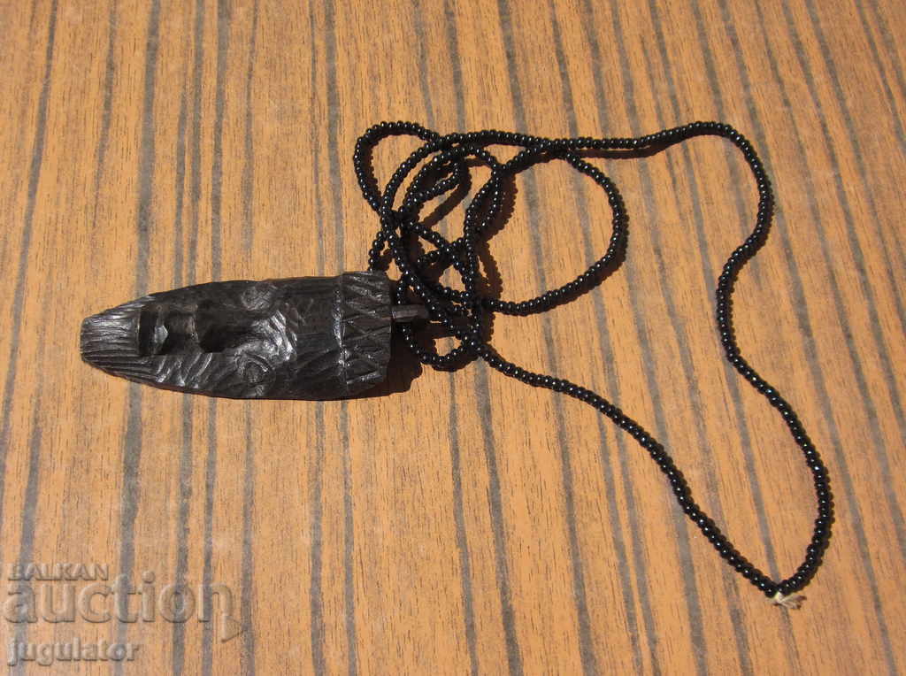 дамско мънистено колие бижу медальон висулка абаносова маска с цена 10.00 лв. | € 5.11 дамско мънистено колие бижу медальон висулка абаносова маска с цена 10.00 лв. | € 5.11