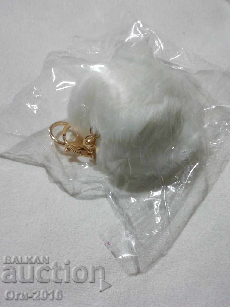 Auction Pom - Pom ,, keychains ,, accessory ,, phone jewelry. Auction Pom - Pom ,, keychains ,, accessory ,, phone jewelry.