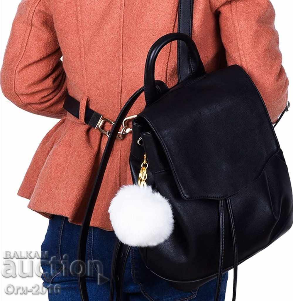 Delivery of Pom - Pom ,, keychains ,, accessory ,, phone jewelry. Delivery of Pom - Pom ,, keychains ,, accessory ,, phone jewelry.