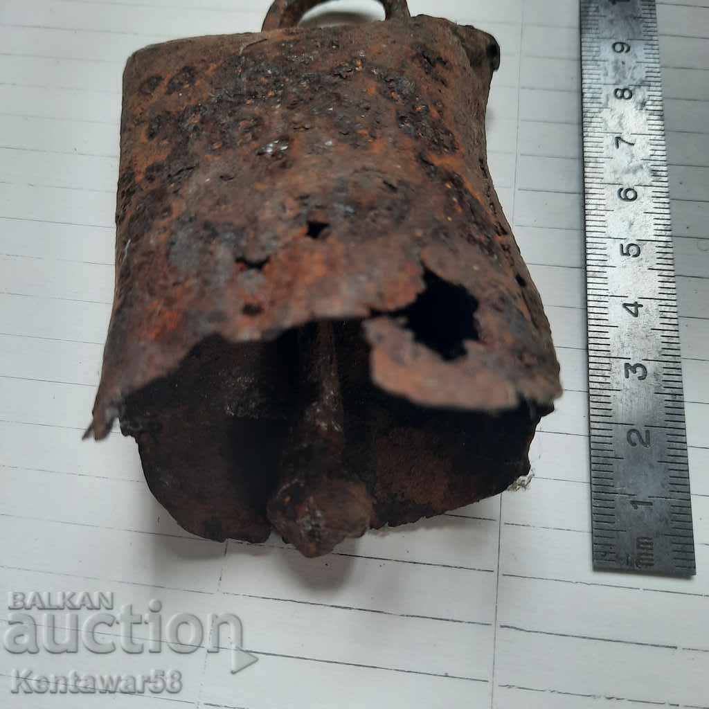 Big old clapper, clapper. with price € 1.00 | 1.96 BGN Big old clapper, clapper. with price € 1.00 | 1.96 BGN