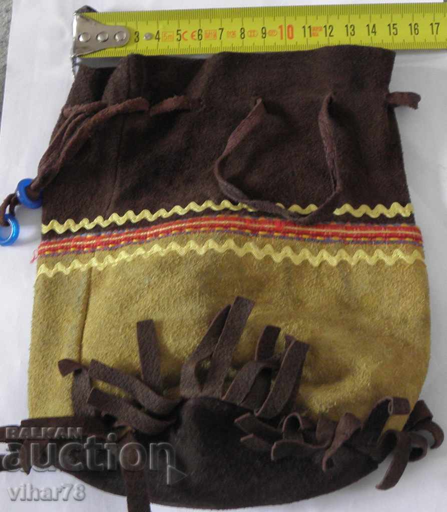 Pungia for coins-kisia with price 49.99 BGN | € 25.56 Pungia for coins-kisia with price 49.99 BGN | € 25.56