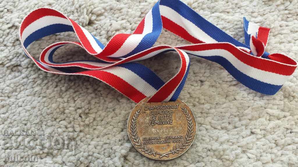 Delivery of RARE MEDAL WORLD CHAMPIONSHIP WOMEN II PLACE 1991 Delivery of RARE MEDAL WORLD CHAMPIONSHIP WOMEN II PLACE 1991