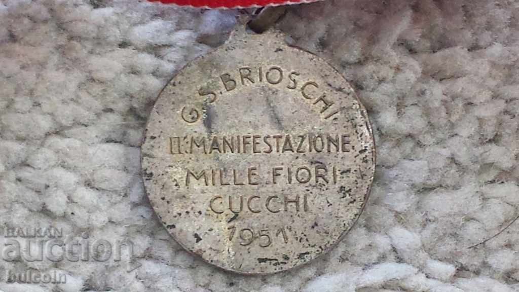 Delivery of CORSICA MEDAL ON FOOTBALL 1951. Delivery of CORSICA MEDAL ON FOOTBALL 1951.
