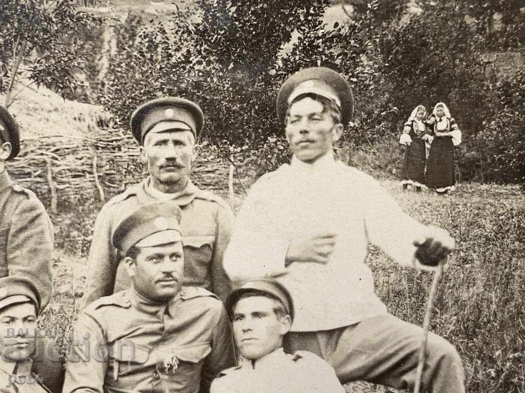 Auction Young women in costumes look at Zepeitsi Bobov Dol 1918. Auction Young women in costumes look at Zepeitsi Bobov Dol 1918.