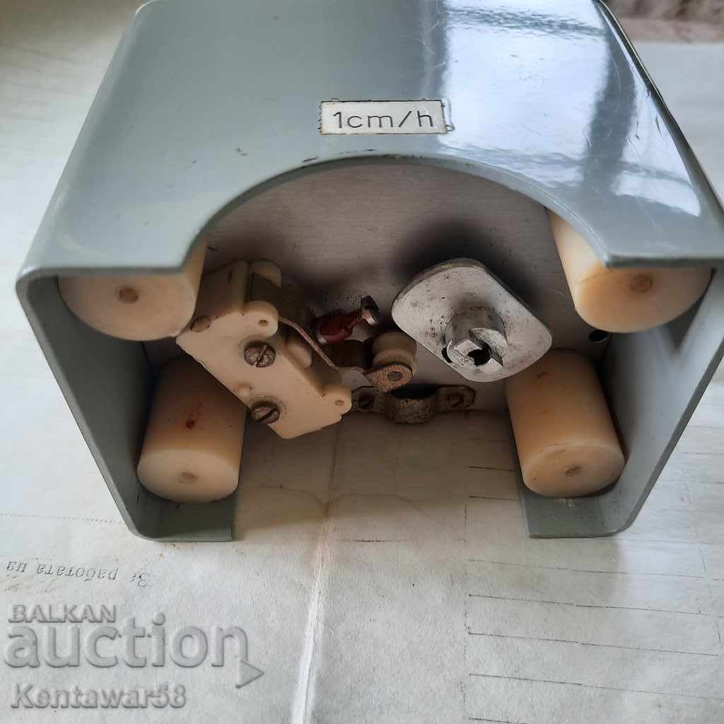 Comutator pornit/oprit automat cu preț 20.00 BGN | € 10.23 Comutator pornit/oprit automat cu preț 20.00 BGN | € 10.23