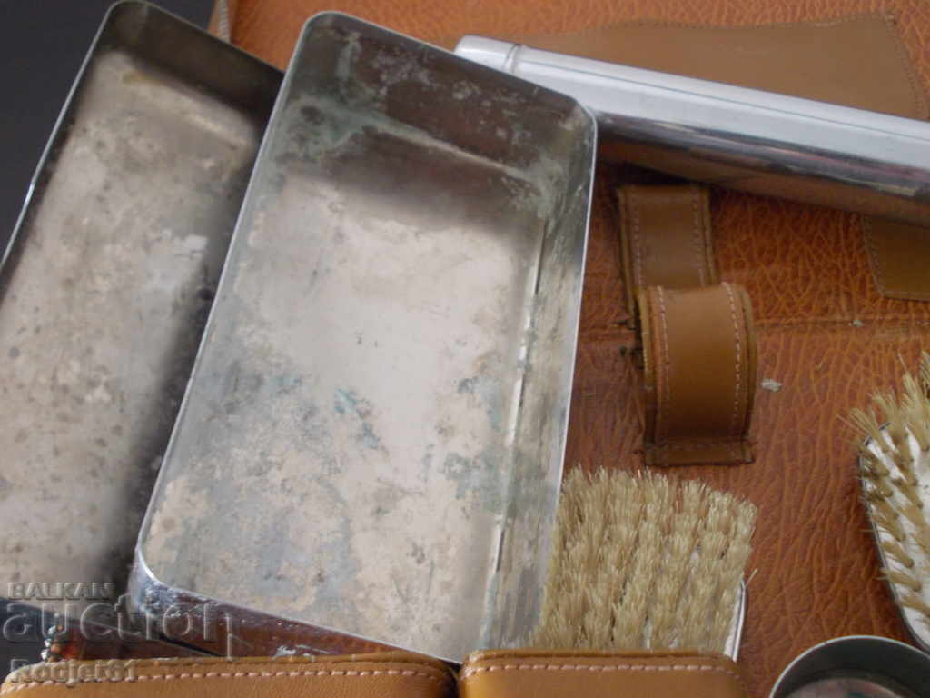 Για το σπίτι - παλιό δερμάτινο νεσεσέρ με τιμή 50.00 BGN | € 25.56 Για το σπίτι - παλιό δερμάτινο νεσεσέρ με τιμή 50.00 BGN | € 25.56