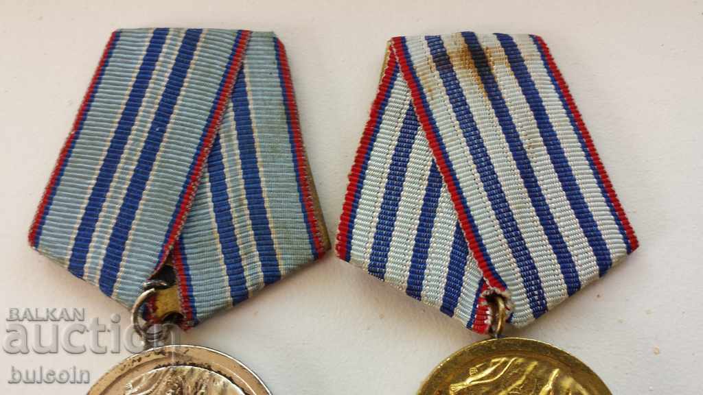 Аукцион Лот от 2 Военни медала 1959 г за 10 и 15 години служба в БНА Аукцион Лот от 2 Военни медала 1959 г за 10 и 15 години служба в БНА