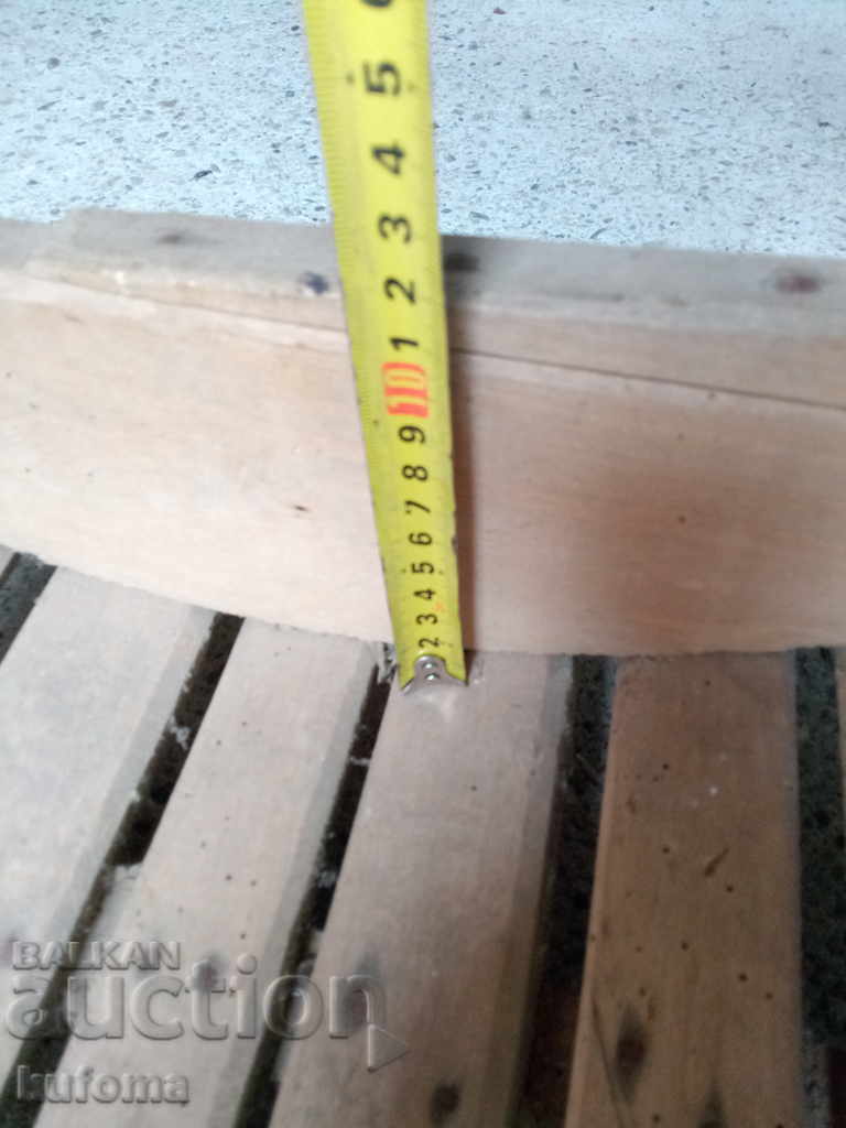 Licitație Leagăn pentru copii vechi din lemn Licitație Leagăn pentru copii vechi din lemn