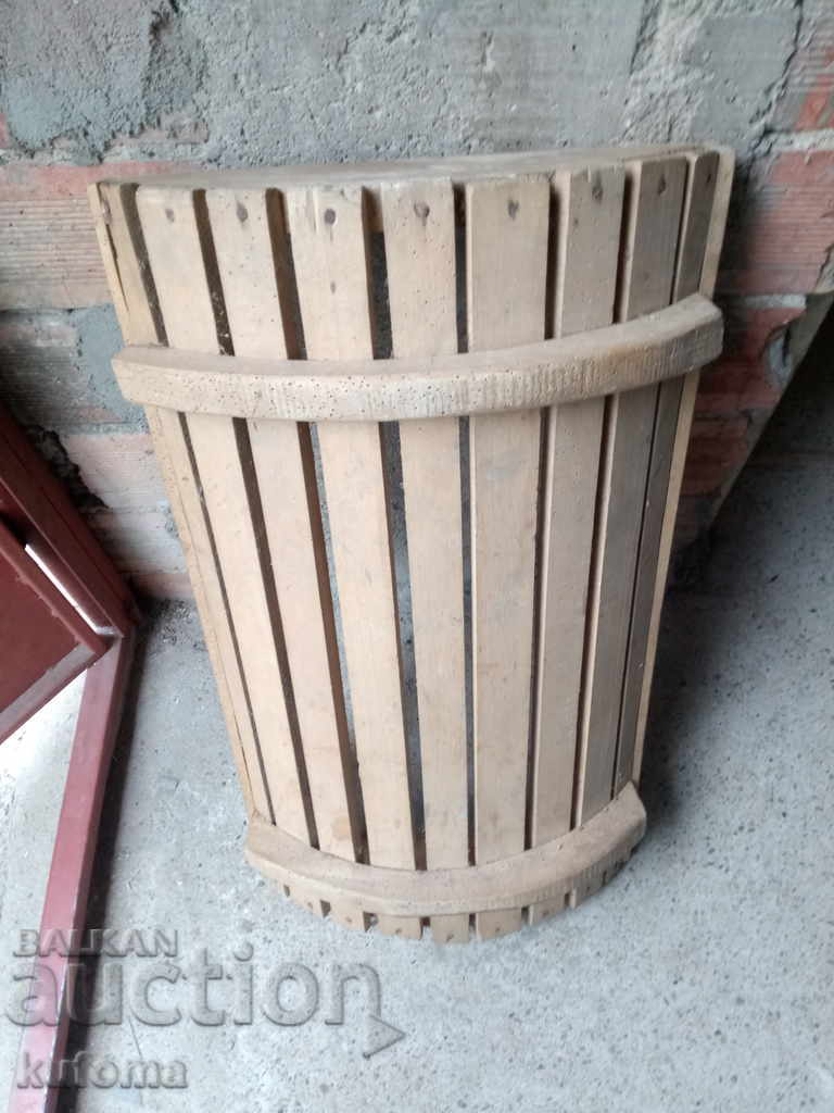 Livrarea Leagăn pentru copii vechi din lemn Livrarea Leagăn pentru copii vechi din lemn