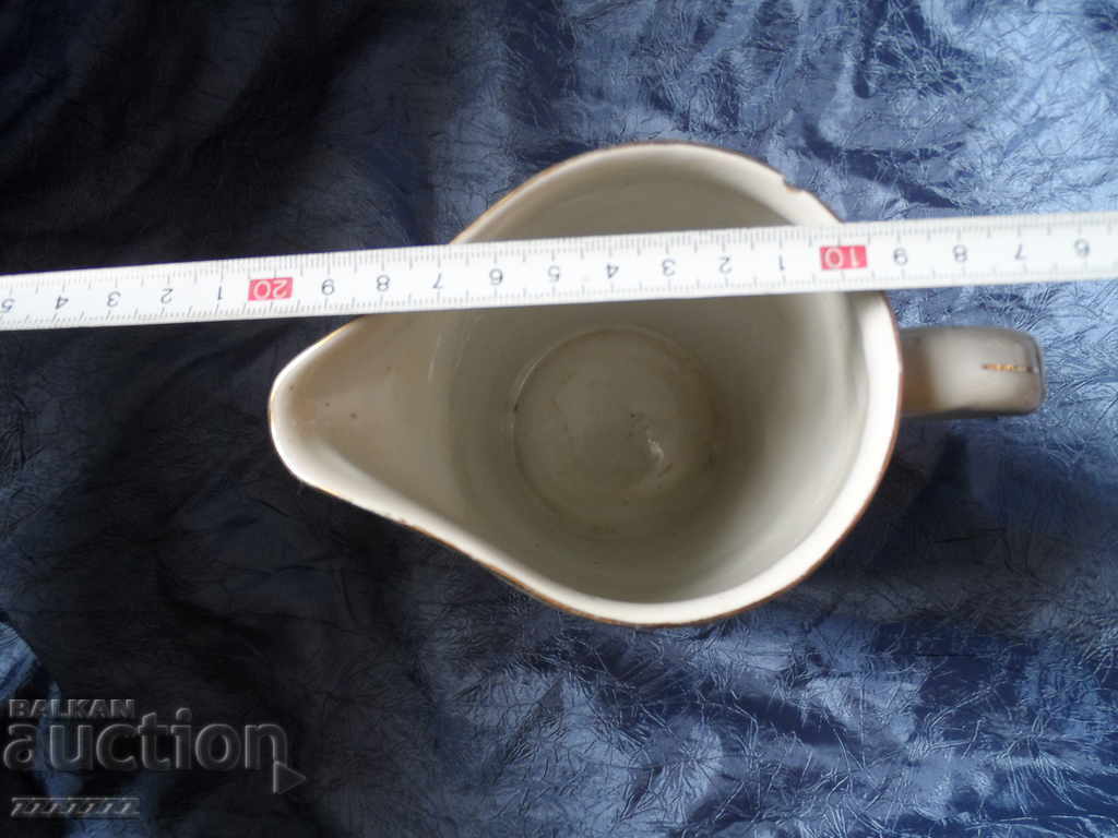 Δημοπρασία κανάτα πορσελάνης Δημοπρασία κανάτα πορσελάνης