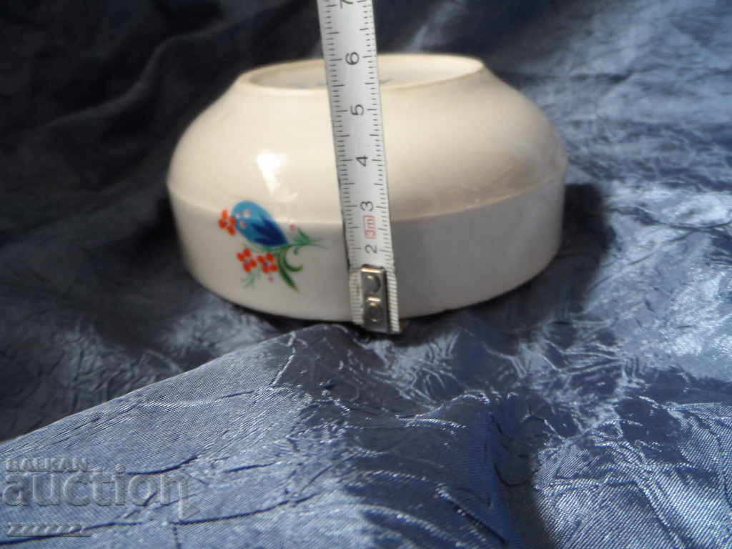 Delivery of porcelain plate Delivery of porcelain plate