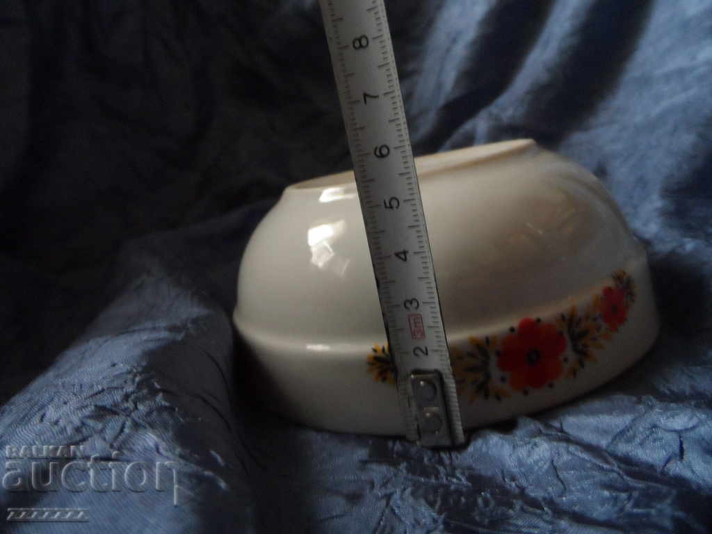 Licitație farfuria Licitație farfuria