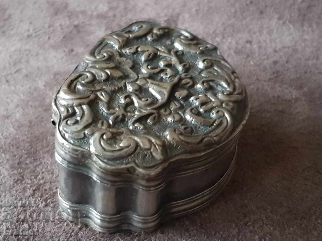 Delivery of Bulgarian Revival silver snuff box for the 19th century