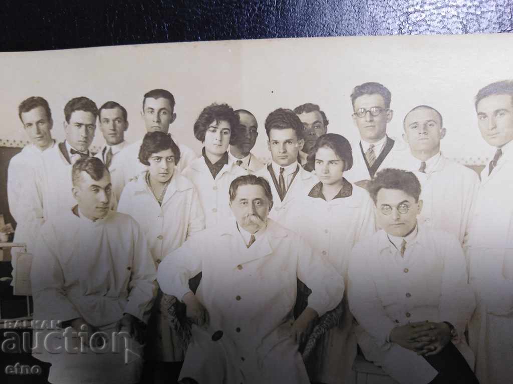 OLD PHOTO-1927-MILITARY HOSPITAL, MEDICINES, DOCTOR, SOLDIER, BAG, with price 18.00 BGN | € 9.20 OLD PHOTO-1927-MILITARY HOSPITAL, MEDICINES, DOCTOR, SOLDIER, BAG, with price 18.00 BGN | € 9.20