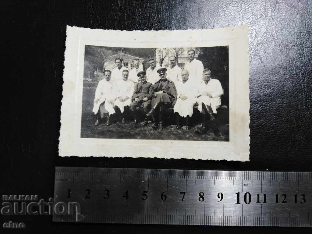 OLD PHOTO - MILITARY HOSPITAL, MEDICINES, DOCTOR, OFFICER, SOLDIER, with price 18.00 BGN | € 9.20 OLD PHOTO - MILITARY HOSPITAL, MEDICINES, DOCTOR, OFFICER, SOLDIER, with price 18.00 BGN | € 9.20