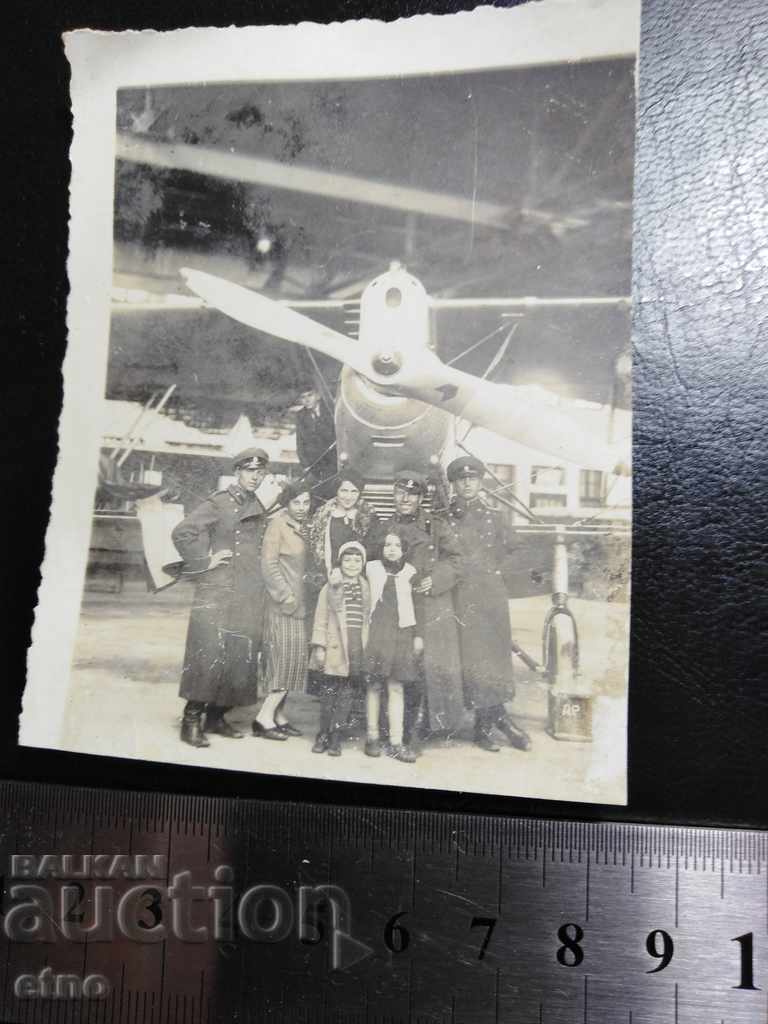 FOTO REALĂ-1933, AVION, AVION, PILOT, OFICIER, SOLDAT, cu preț 20.00 BGN | € 10.23 FOTO REALĂ-1933, AVION, AVION, PILOT, OFICIER, SOLDAT, cu preț 20.00 BGN | € 10.23