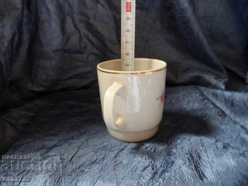 Auction porcelain cup 3 Auction porcelain cup 3