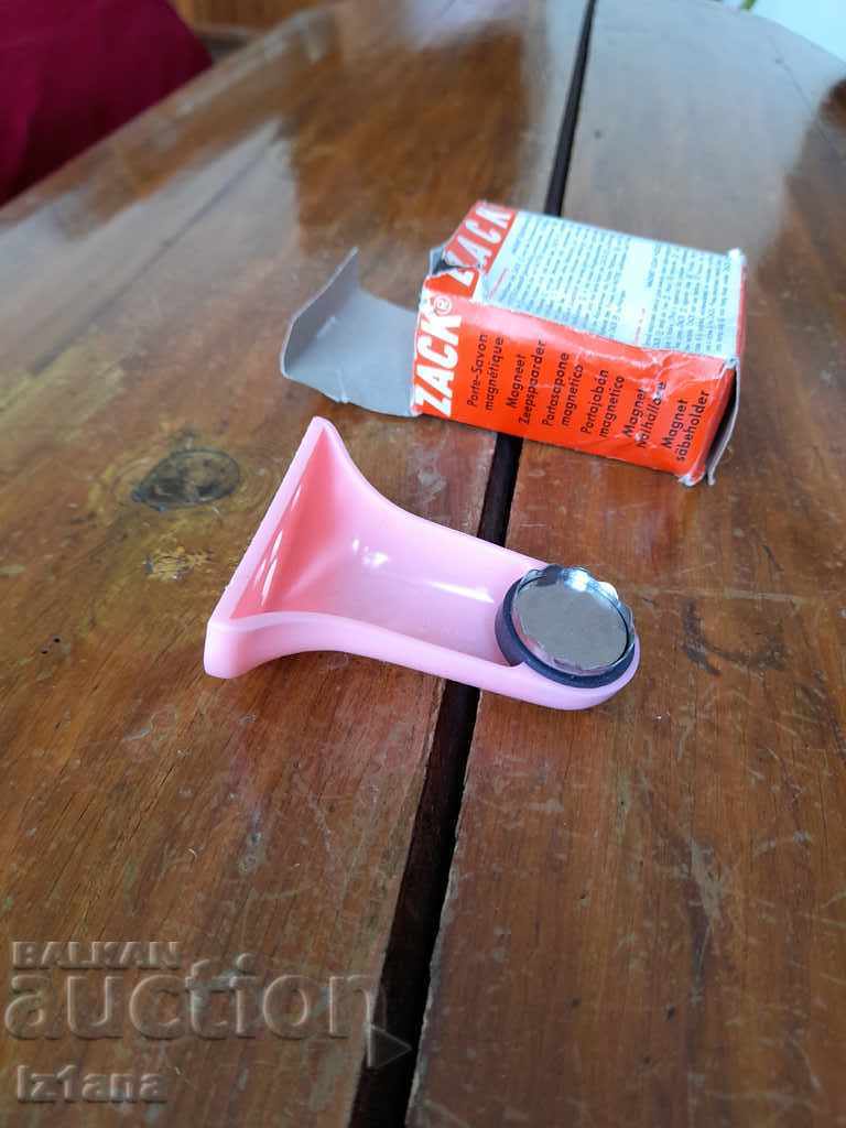 Auction Old magnetic soap holder Zack Auction Old magnetic soap holder Zack