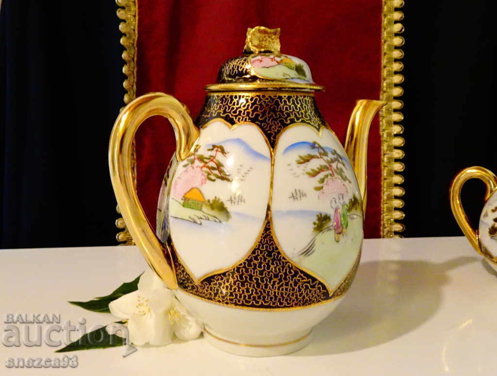 Delivery of Jug Japanese porcelain Kutani, Meiji. Delivery of Jug Japanese porcelain Kutani, Meiji.