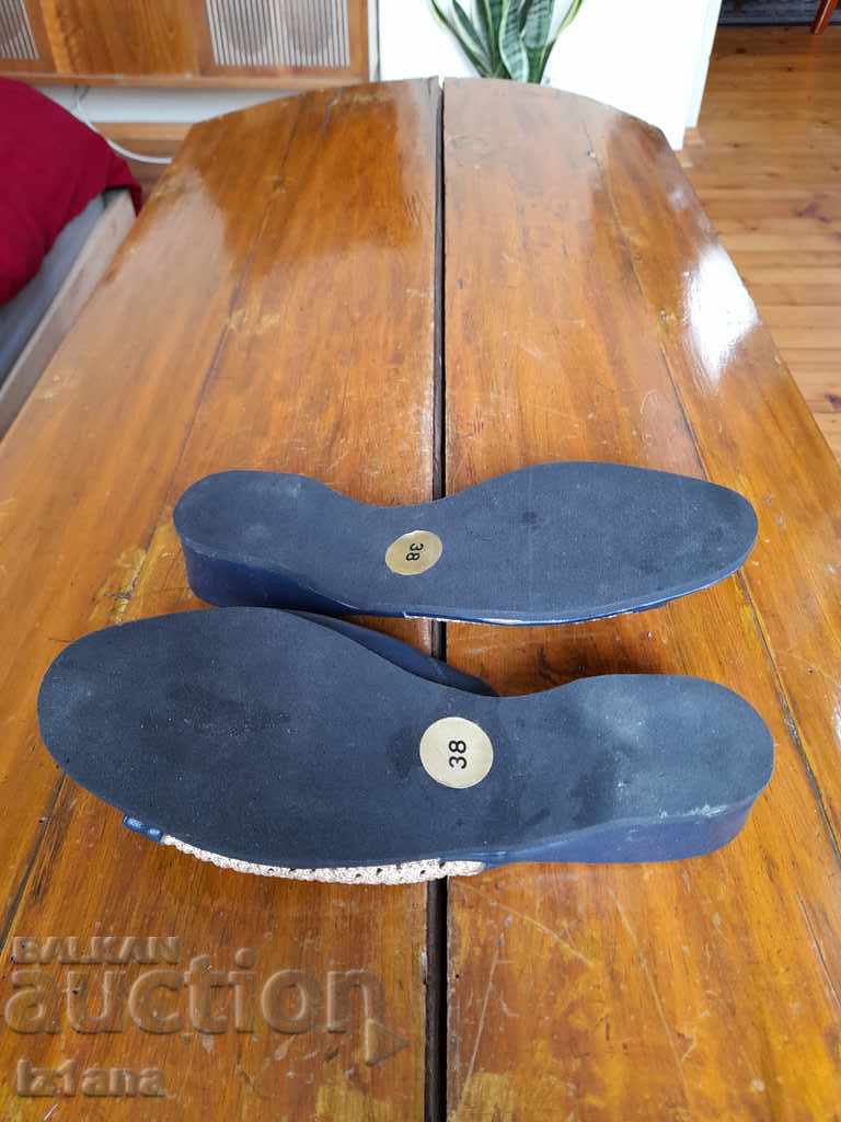 Papuci bătrâni - 6