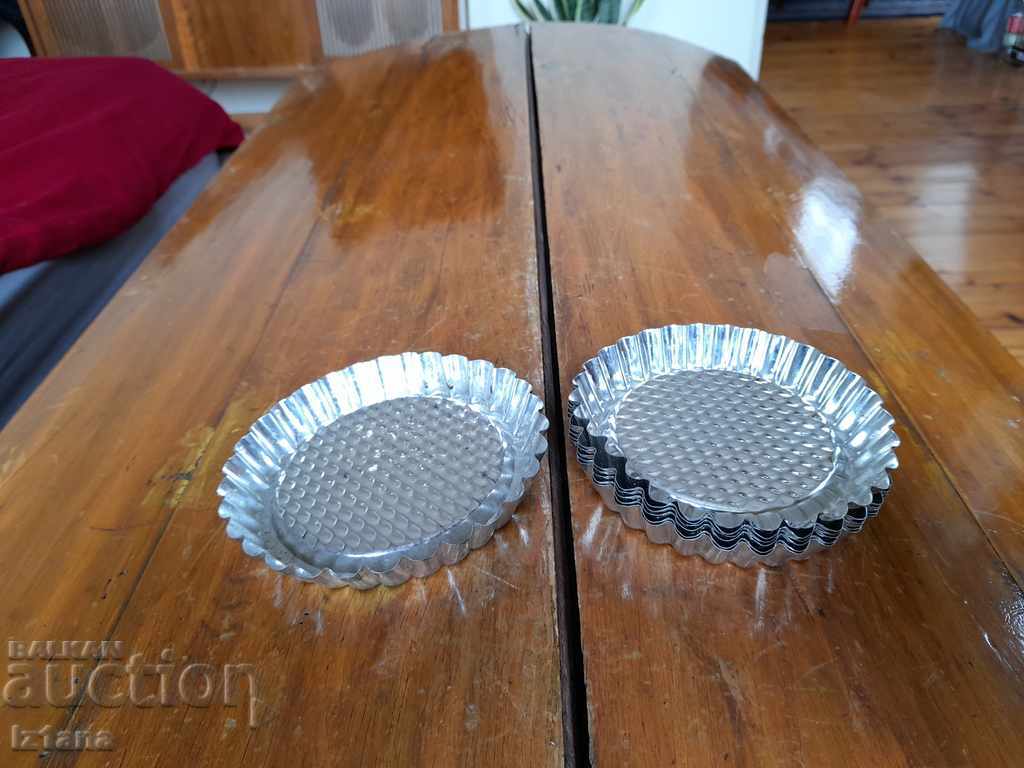 Old forms for sweets, muffins with price 25.00 BGN | € 12.78 Old forms for sweets, muffins with price 25.00 BGN | € 12.78