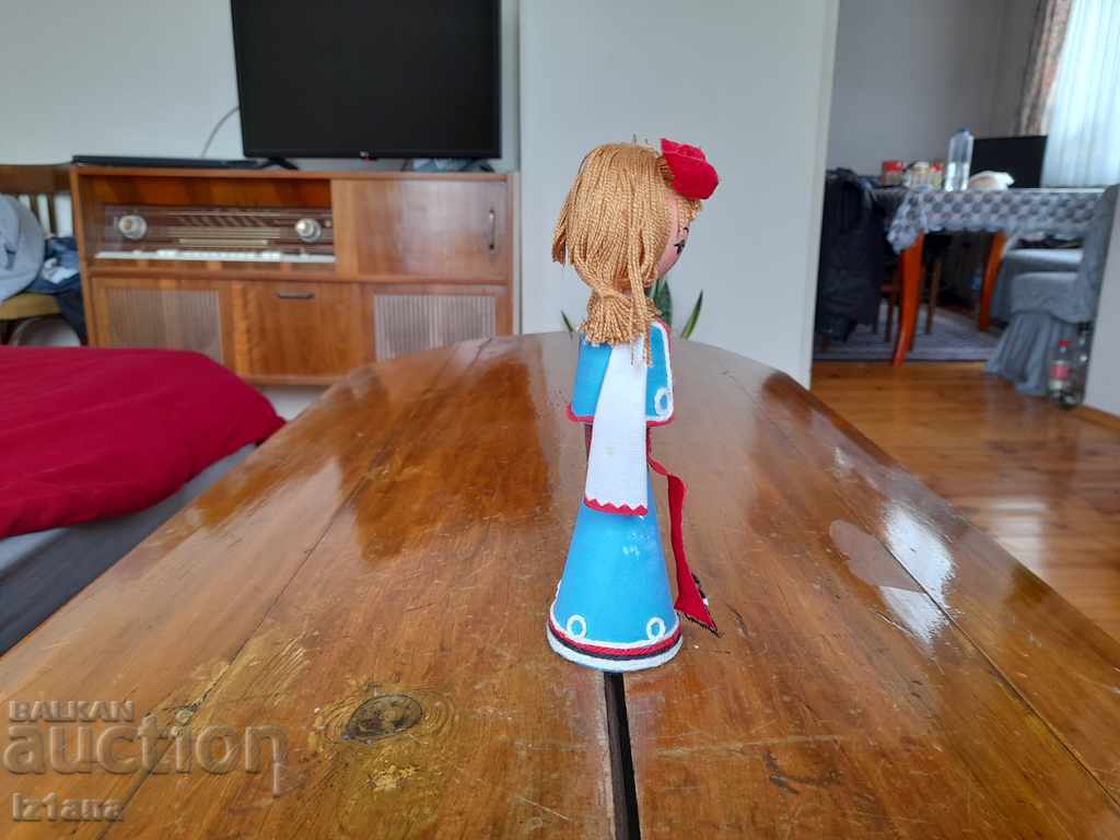 Delivery of Folk figurine, doll