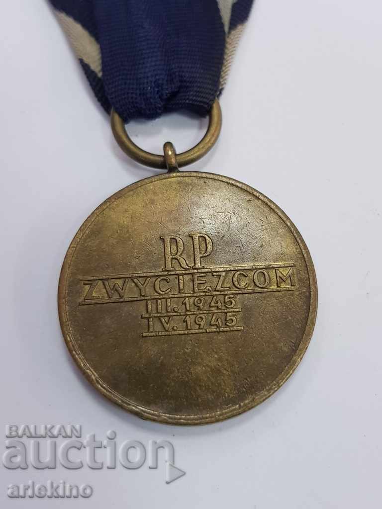 Delivery of Polish military medal World War II 1945 Delivery of Polish military medal World War II 1945