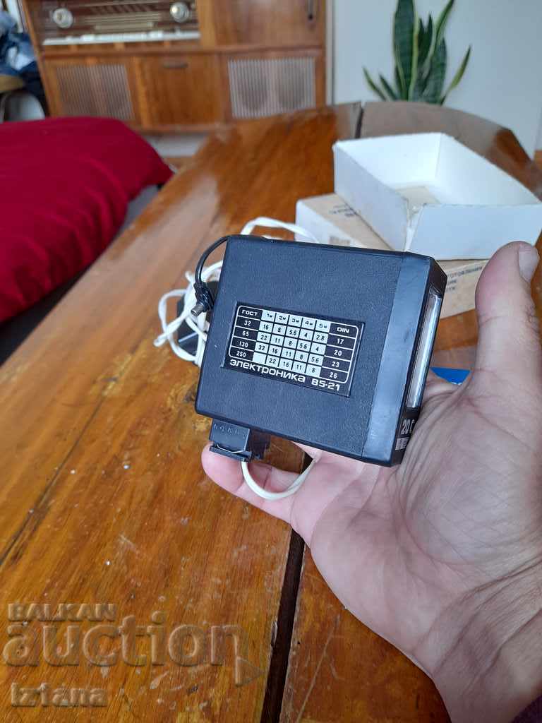 Livrarea Vechi aparat de fotografiat cu bliț Electronică Livrarea Vechi aparat de fotografiat cu bliț Electronică