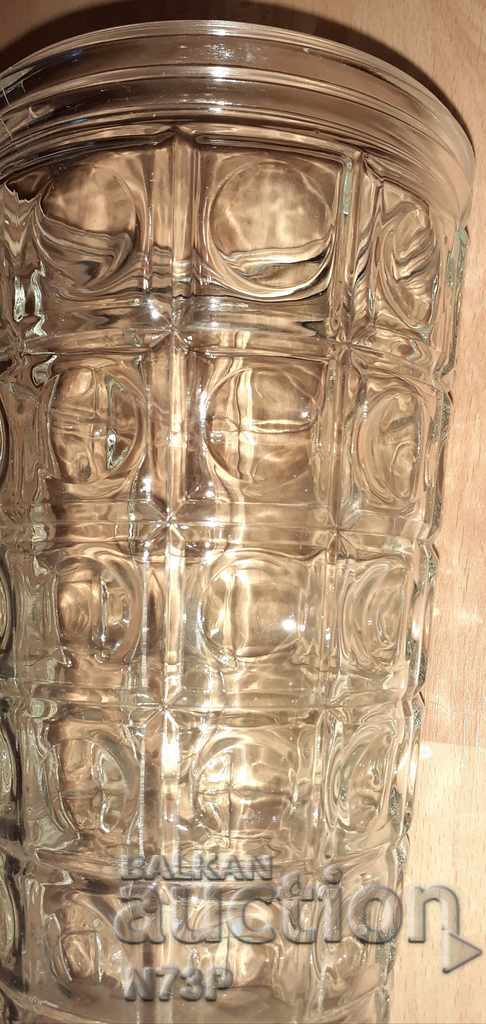 ELEGANT VASE. RELIEF STYLE - 7