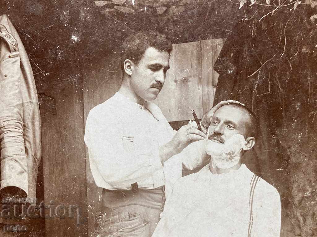 Ο πρώτος παγκόσμιος πόλεμος "κουρέας" με τιμή 30.00 BGN | € 15.34 Ο πρώτος παγκόσμιος πόλεμος "κουρέας" με τιμή 30.00 BGN | € 15.34