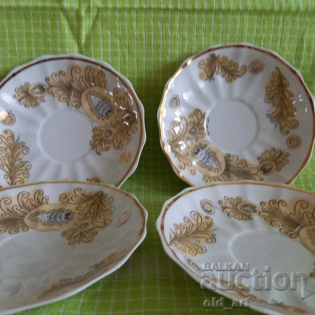 Auction Russian bone china from the 70s - Plates with gilding, 6 pcs. Auction Russian bone china from the 70s - Plates with gilding, 6 pcs.