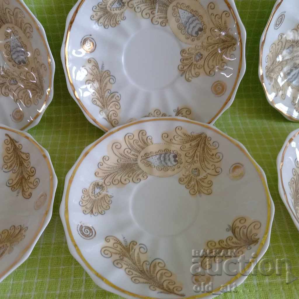 Delivery of Russian bone china from the 70s - Plates with gilding, 6 pcs. Delivery of Russian bone china from the 70s - Plates with gilding, 6 pcs.