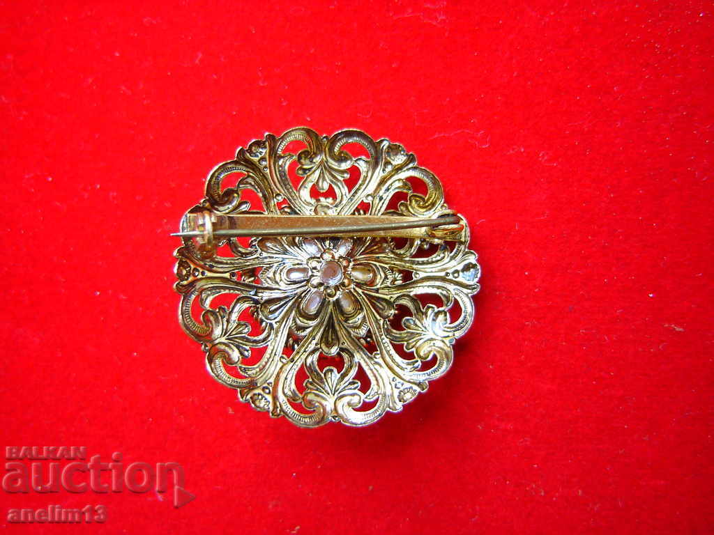 STARA BEAUTIFUL BROSHA with price 20.00 BGN | € 10.23 STARA BEAUTIFUL BROSHA with price 20.00 BGN | € 10.23